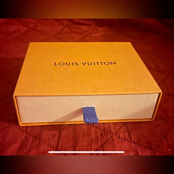 Louis Vuitton Gift Box - Picture 3 of 3